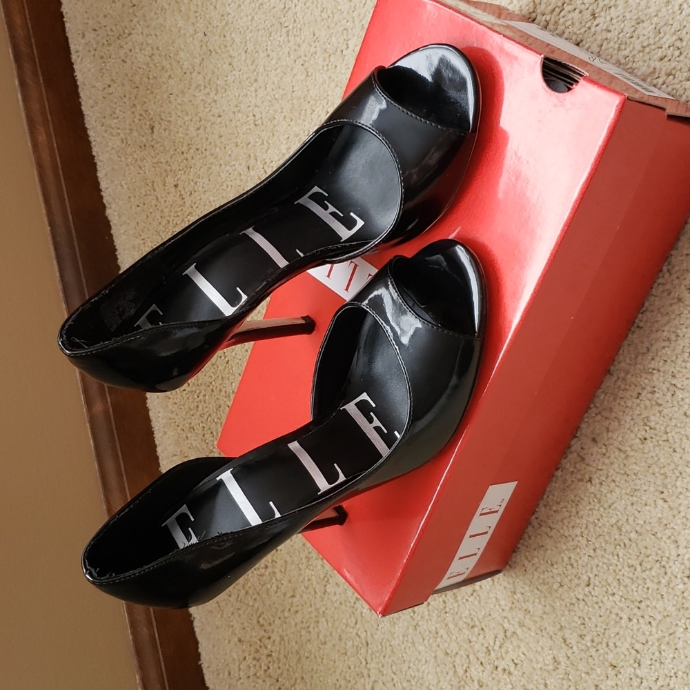 Elle Black Patent Heels